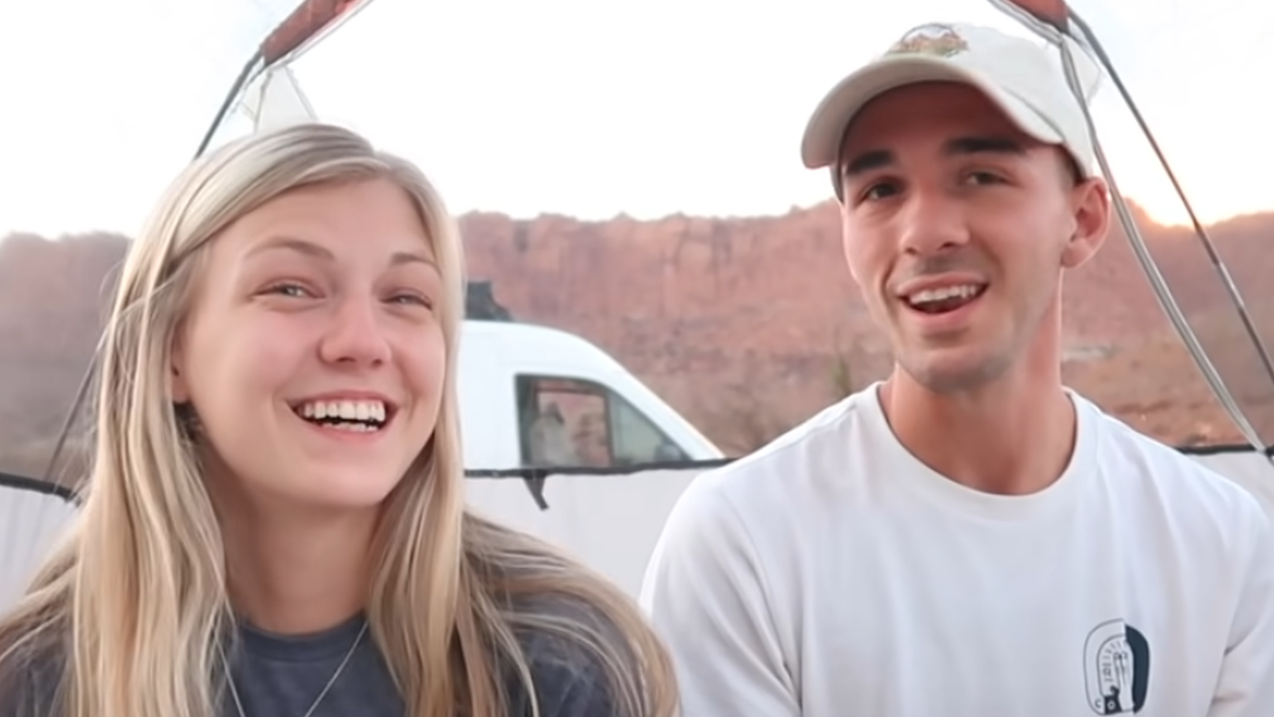 Ihr Freund Brian Laundrie wird von der Polizei als "Person von Interesse" geführt; er verweigerte die Aussage und ist jetzt ebenfalls verschwunden.