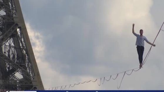 Nathan Paulin in Aktion: Der Akrobat balancierte auf einem Seil bis zum Eiffelturm. 