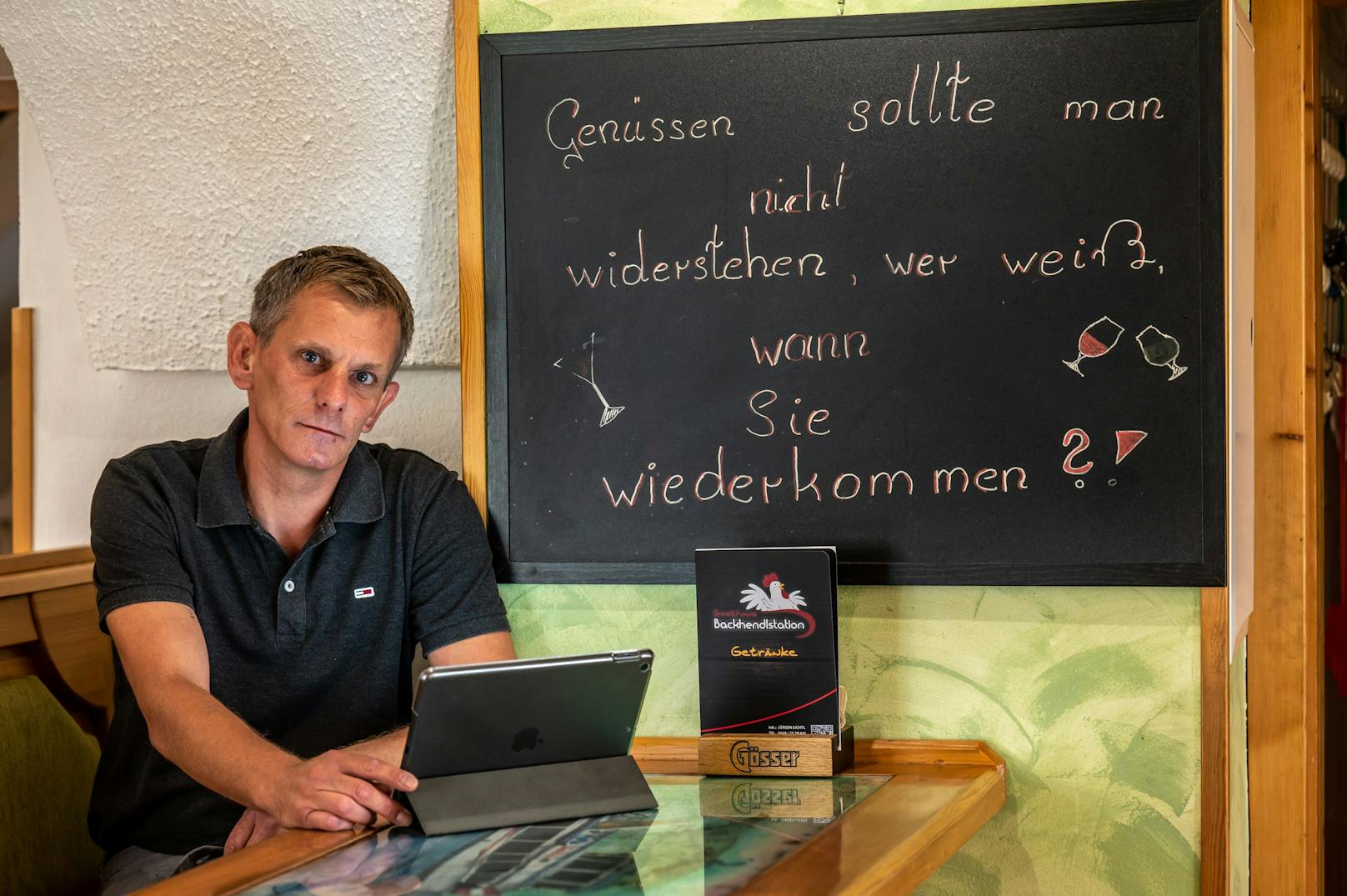 Gastwirt Jürgen Lichtl würde 1.700 bis 1.900 Euro netto bezahlen, findet aber kein Personal.