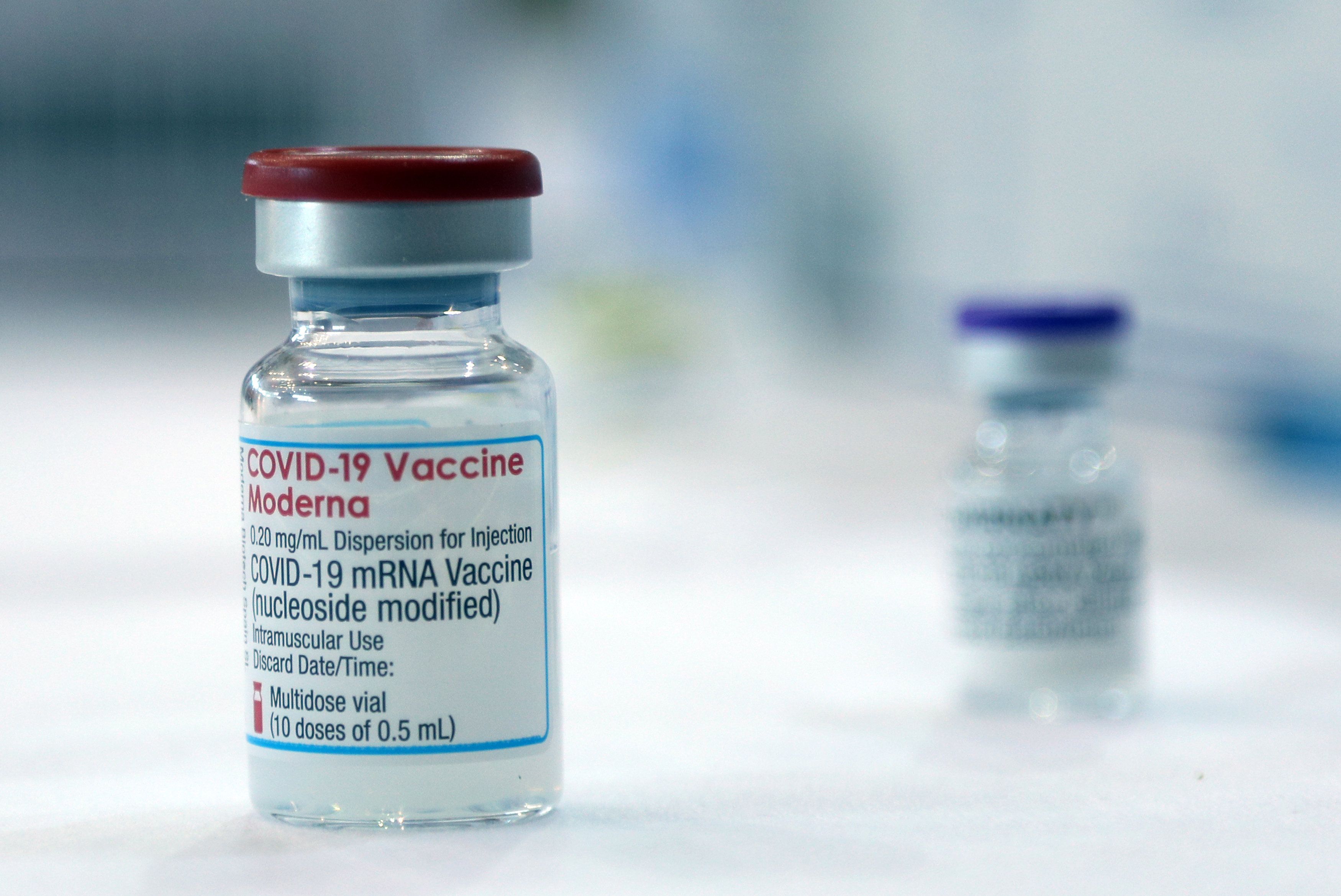 Moderna soll langfristig besser gegen schwere Corona-Erkrankungen schätzen