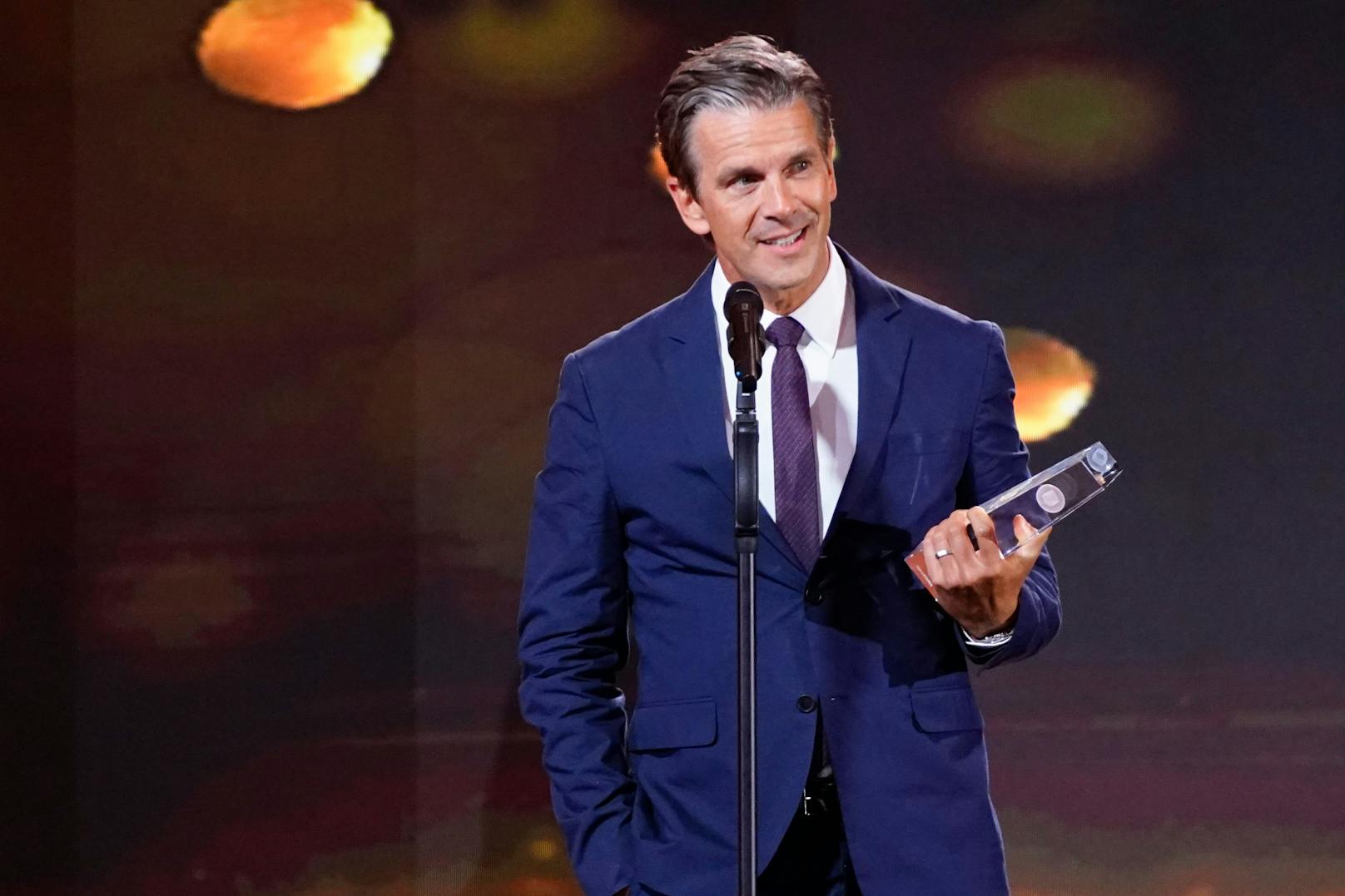 Der Südtiroler <strong>Markus Lanz</strong> freute sich über den Deutschen Fernsehpreises 2021 in der Kategorie "Beste Information".