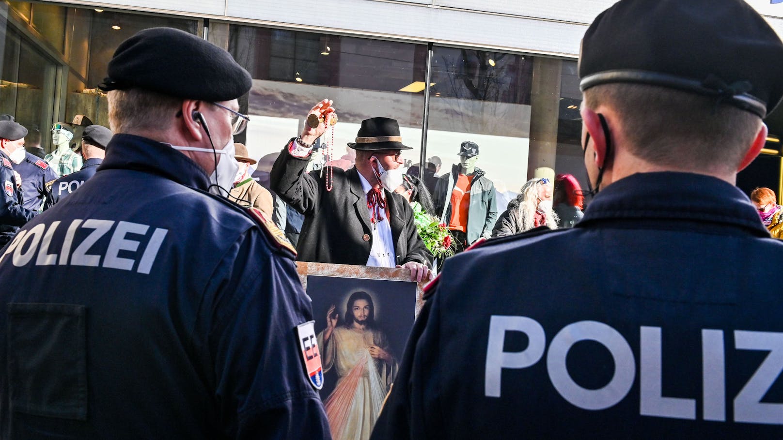Die Polizei&nbsp;war im Februar bei der Anti-Corona-Demo in Innsbruck im Einsatz.