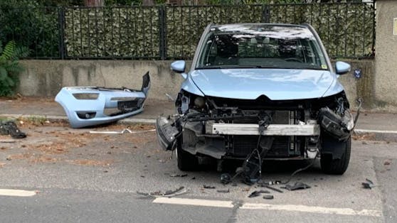 Der Citroen hat nur mehr Schrottwert.