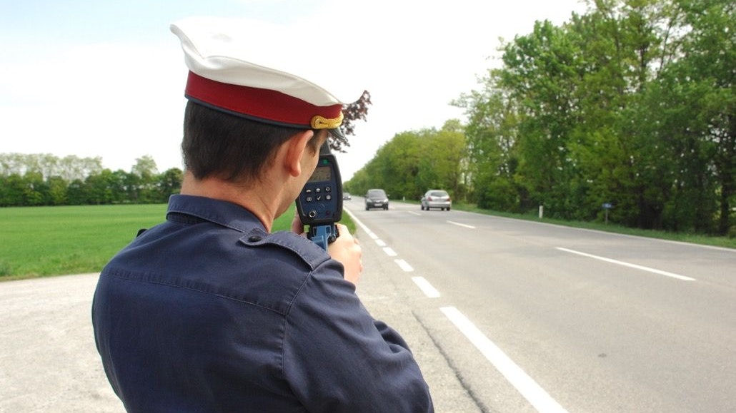Heute.at - Biker viel zu schnell – Führerschein und Motorrad weg