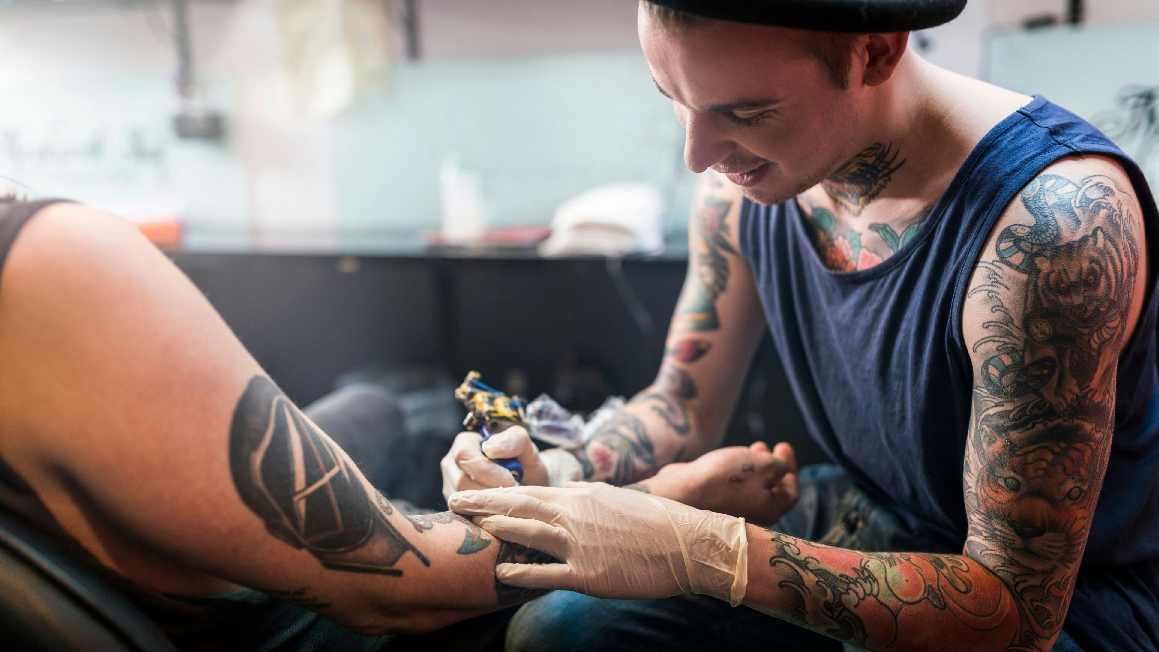 Die EU streicht Tätowierern die Farbe.