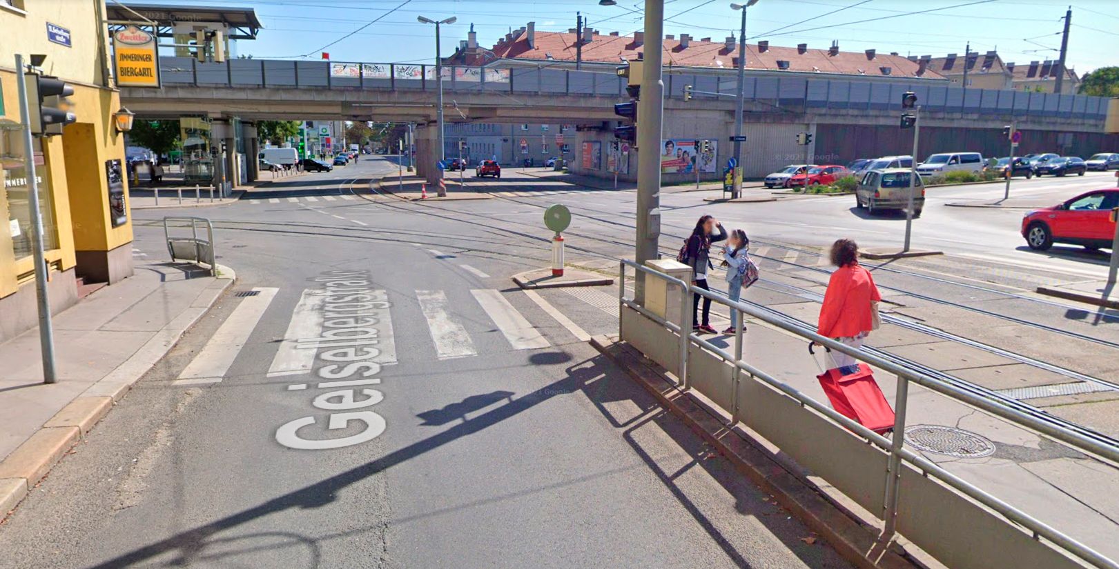 Blick auf die Kreuzung Geiselbergstraße / Leberstraße in Wien-Simmering. Symbolbild