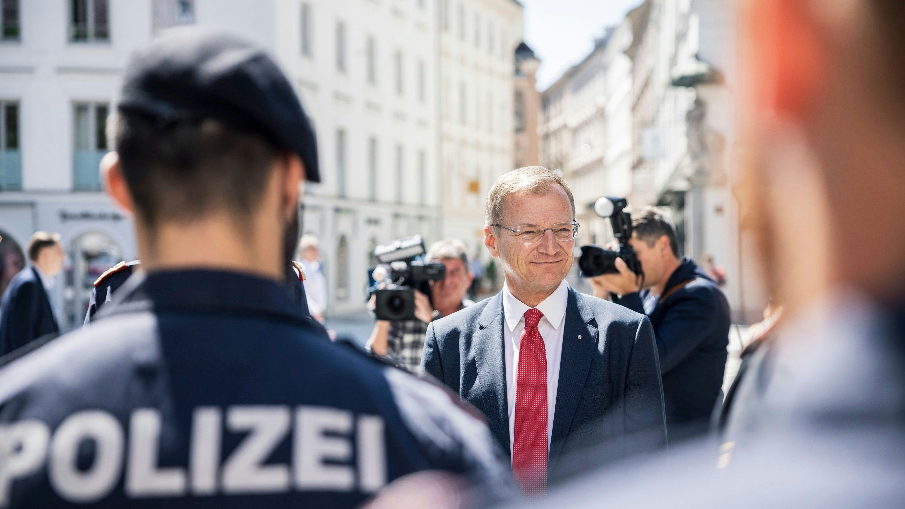 Thomas Stelzer bei der Vorstellung der neuen Polizeieinheit