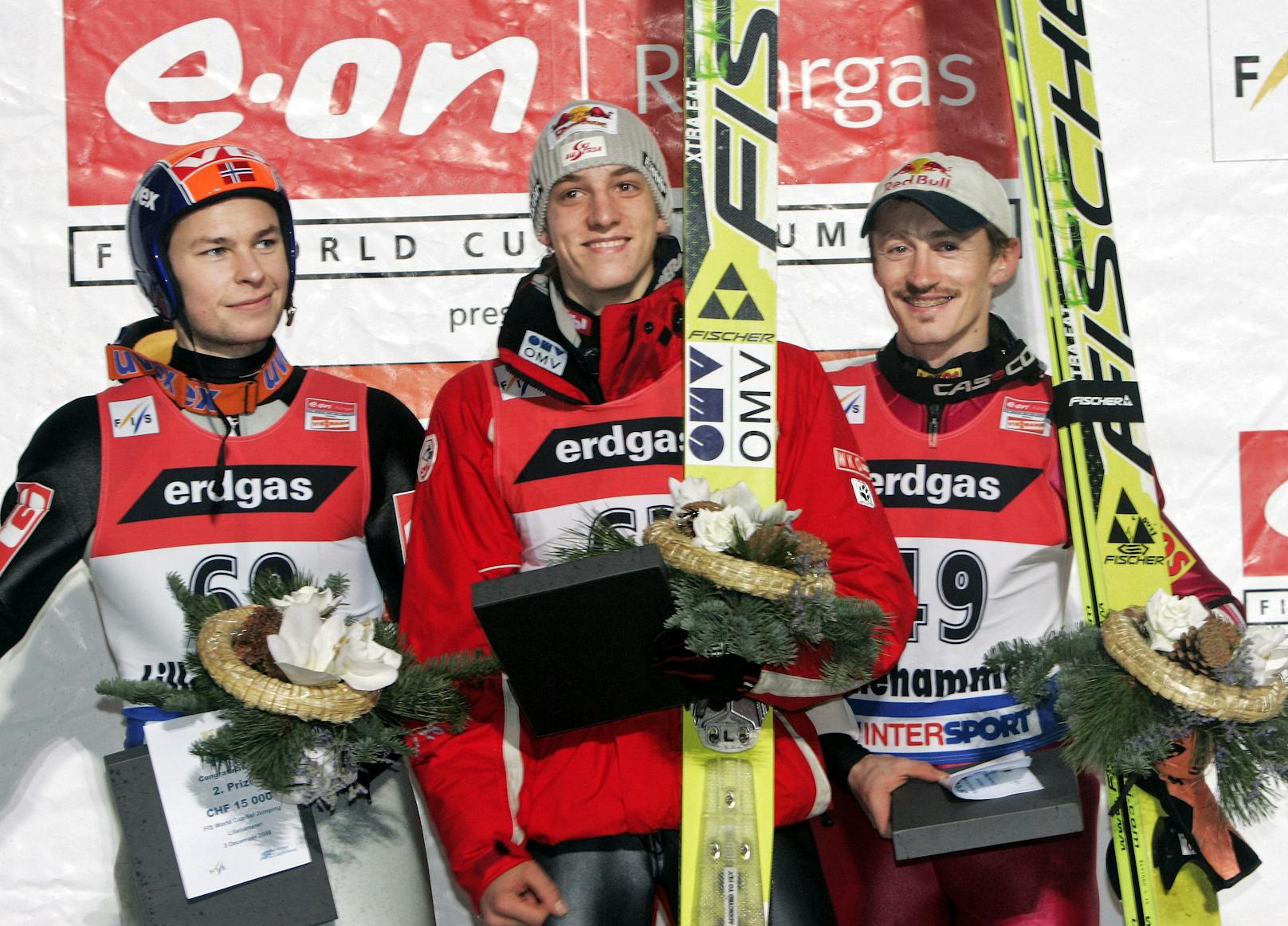 Gregor Schlierenzauer strahlt über seinen ersten Weltcupsieg. Dem Teenager gelingt am 3. Dezember 2006 die Sensation, er gewinnt in Lillehammer vor dem Norweger Ander Jacobsen und dem polnischen Star Adam Malysz.