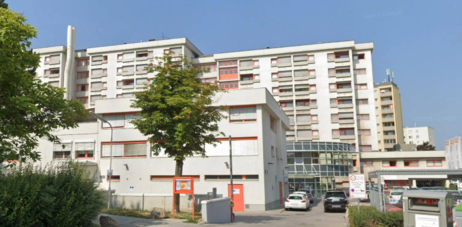 In diesem leerstehenden Altenheim sollen Obdachlose ein Winterquartier bekommen.