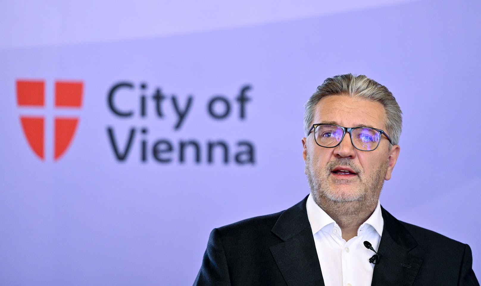 Wiens Gesundheitsstadtrat verteidigt die strengen Wiener PCR-Tests