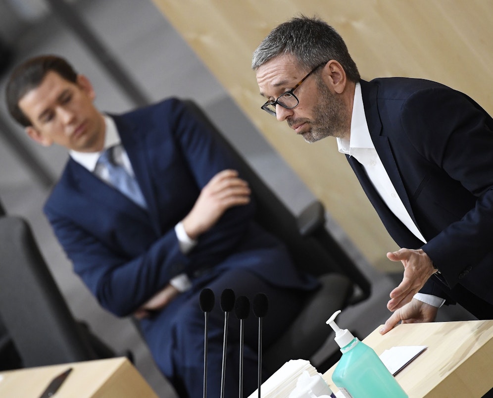 Jetzt fliegen die Fetzen: Kanzler Sebastian Kurz teilt ein Wut-Video gegen FPÖ-Chef Herbert Kickl.