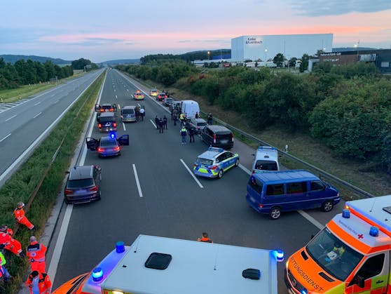 Die Polizei ist bei der mutmaßlichen Geiselnahme mit einem Sondereinsatzkommando vor Ort.
