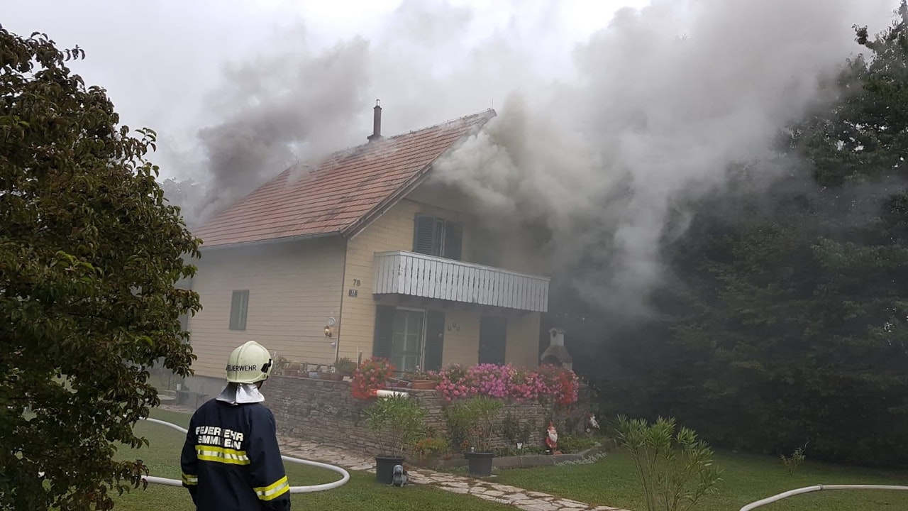 Heute.at - Floriani rettete Katze aus brennendem Wohnhaus