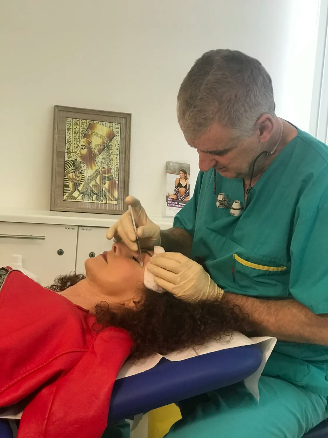 Heute.at - Falten weg – Mausi lässt sich glatt spritzen