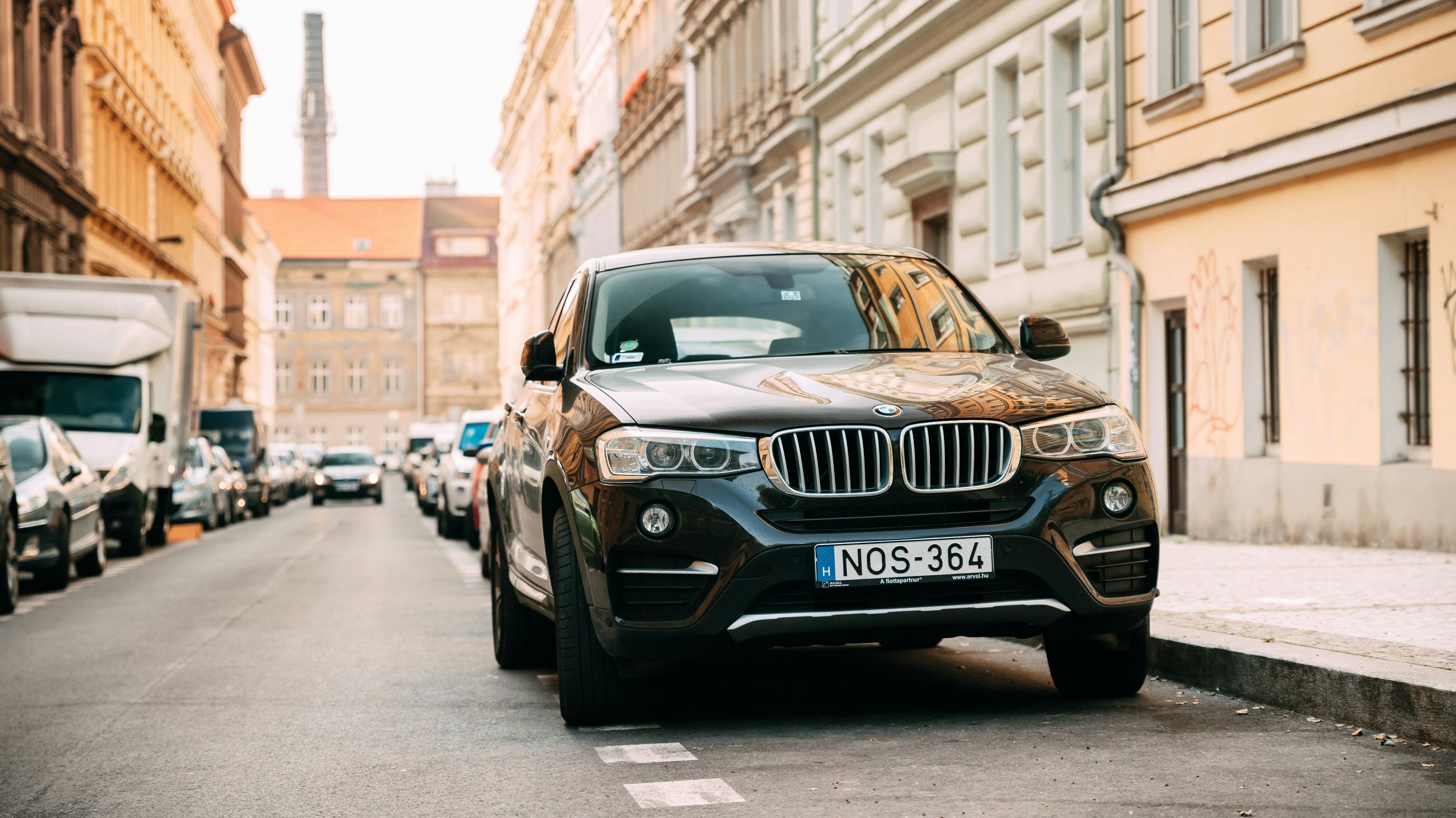 SUV-Fahrer zahlen in Tübingen mehr fürs Parken