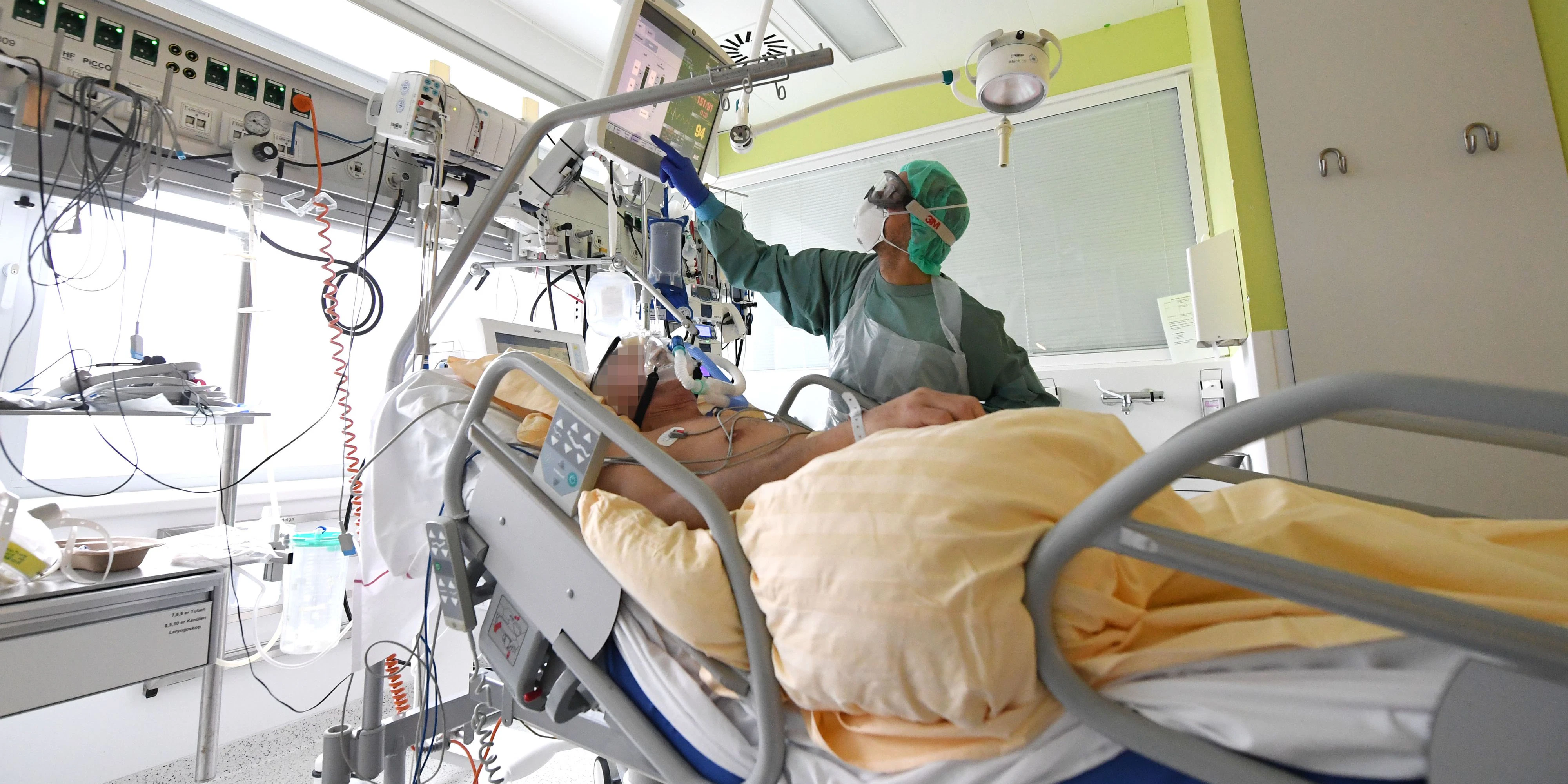 Ein Patient auf der Intensivstation des Universitätsklinikums Tulln