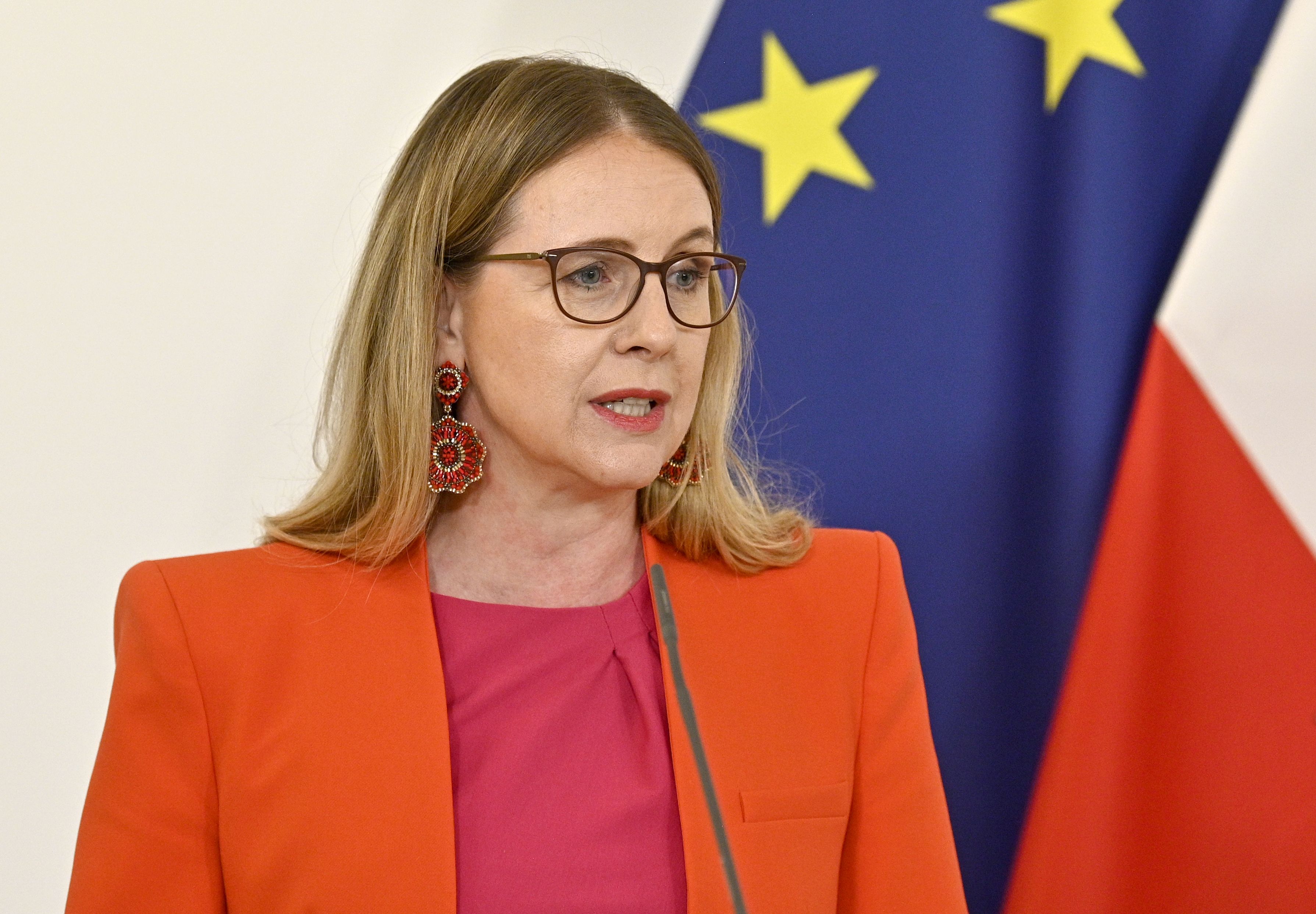 Für Wirtschaftsministerin Margarete Schramböck ist es bereits "5 nach 12".
