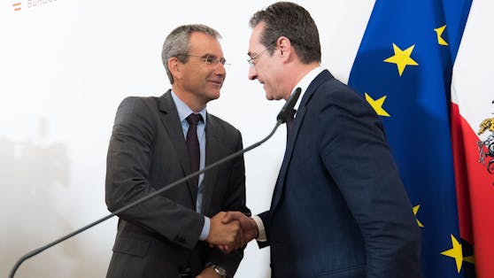 Wurde gepackelt? Ex-ÖVP-Finanzminister Hartwig Löger und Ex-Vizekanzler Heinz-Christian Strache (rechts) müssen sich vor Gericht verantworten.