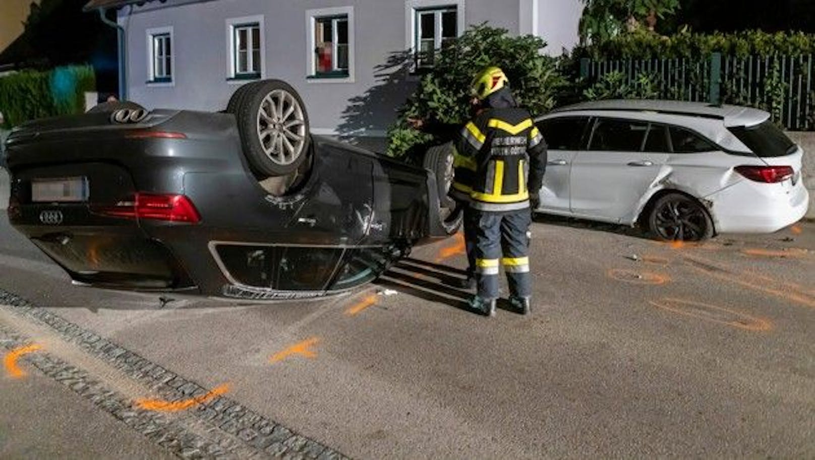 Der Audi von Bürgermeister Roman Janacek landete am Dach