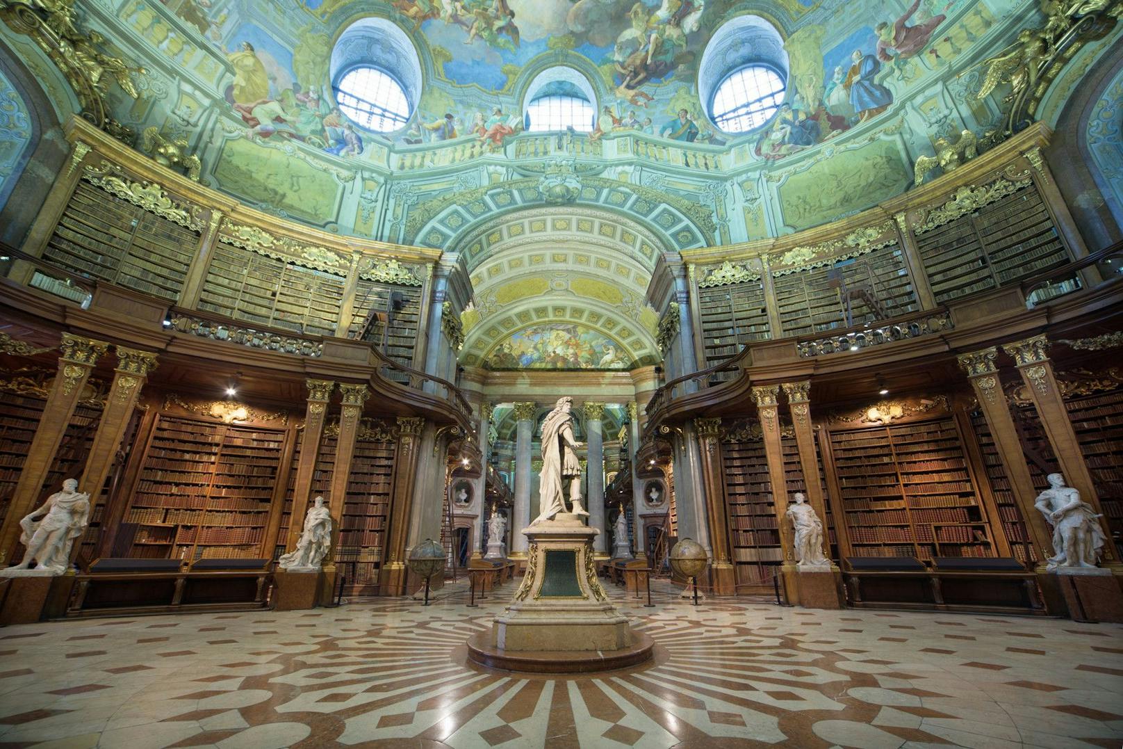 Götter, Göttinnen und Kaiser zeigt das Fresko im Prunksaal der Nationalbibliothek. Beim Tag des Denkmals kann man mehr über das Kunstwerk erfahren.
