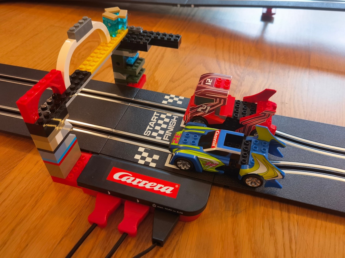 Carrera GO!!! Build 'n Race im Test – Der LEGO-Racer