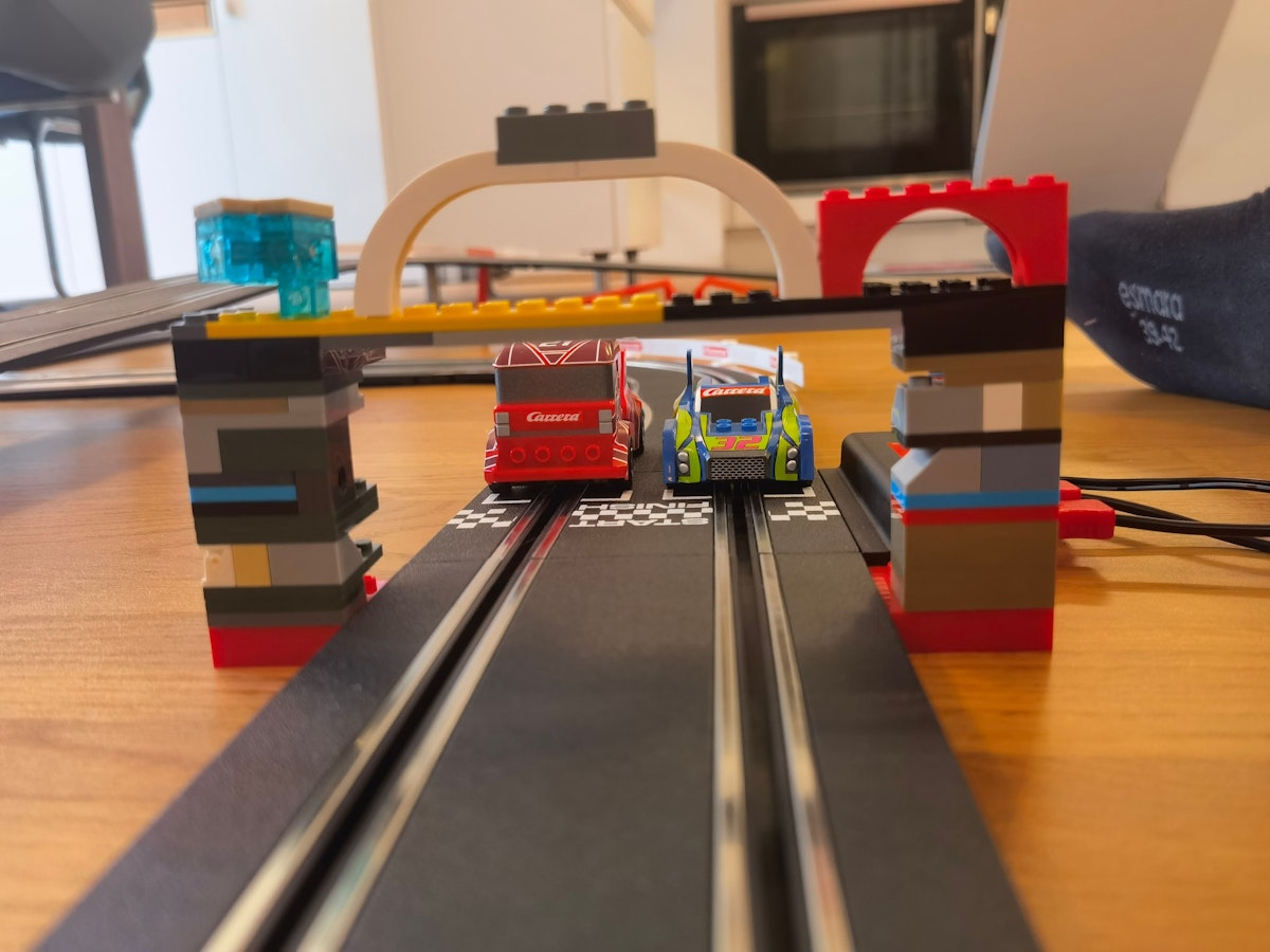 Carrera GO!!! Build 'n Race im Test – Der LEGO-Racer
