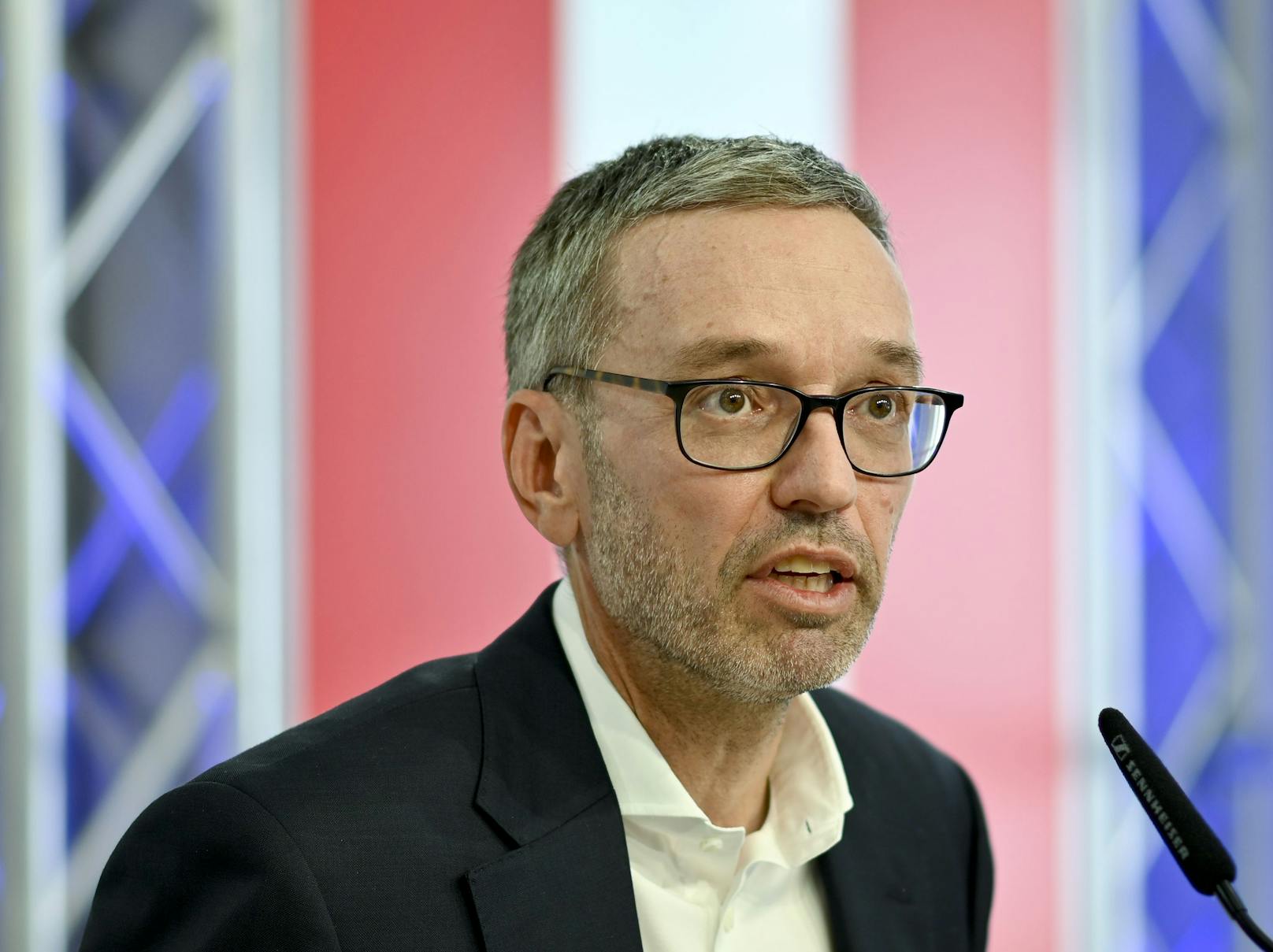 FPÖ-Chef Herbert Kickl überraschte mit der Ankündigung einer "persönlichen Erklärung" alle.
