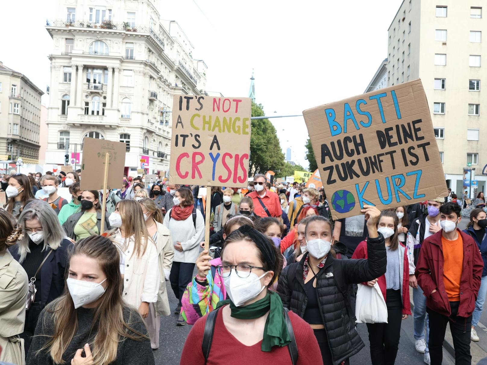 Über hundert Organisationen, Gewerkschaften und Initiativen haben sich am Klimastreik beteiligt.