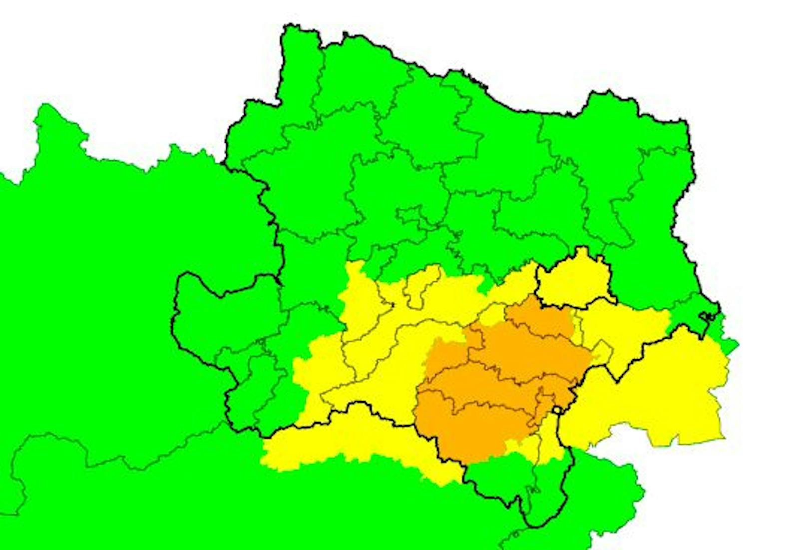 Unwettergefahr (orange) im südlichen Niederösterreich am Freitag. Stand 8 Uhr.