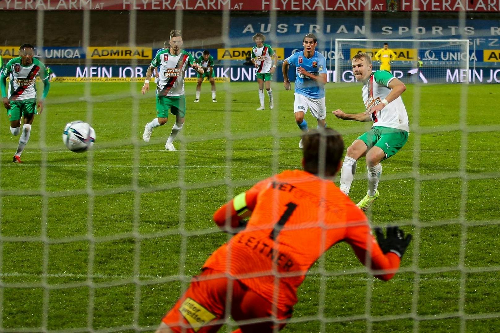 Aufatmen in Grün-Weiß! In der Verlängerung schoss Marco Grüll Rapid bei der Admira per Elfmeter ins Cup-Achtelfinale
