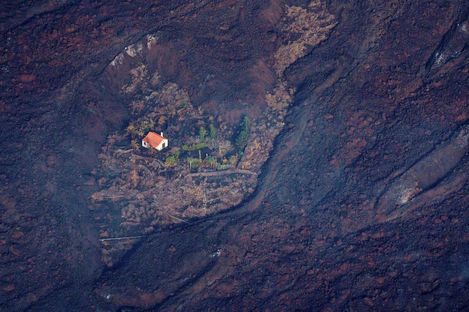 Nach dem Vulkanausbruch von La Palma feiert das Netz das Gebäude als "Wunderhaus" von La Palma.