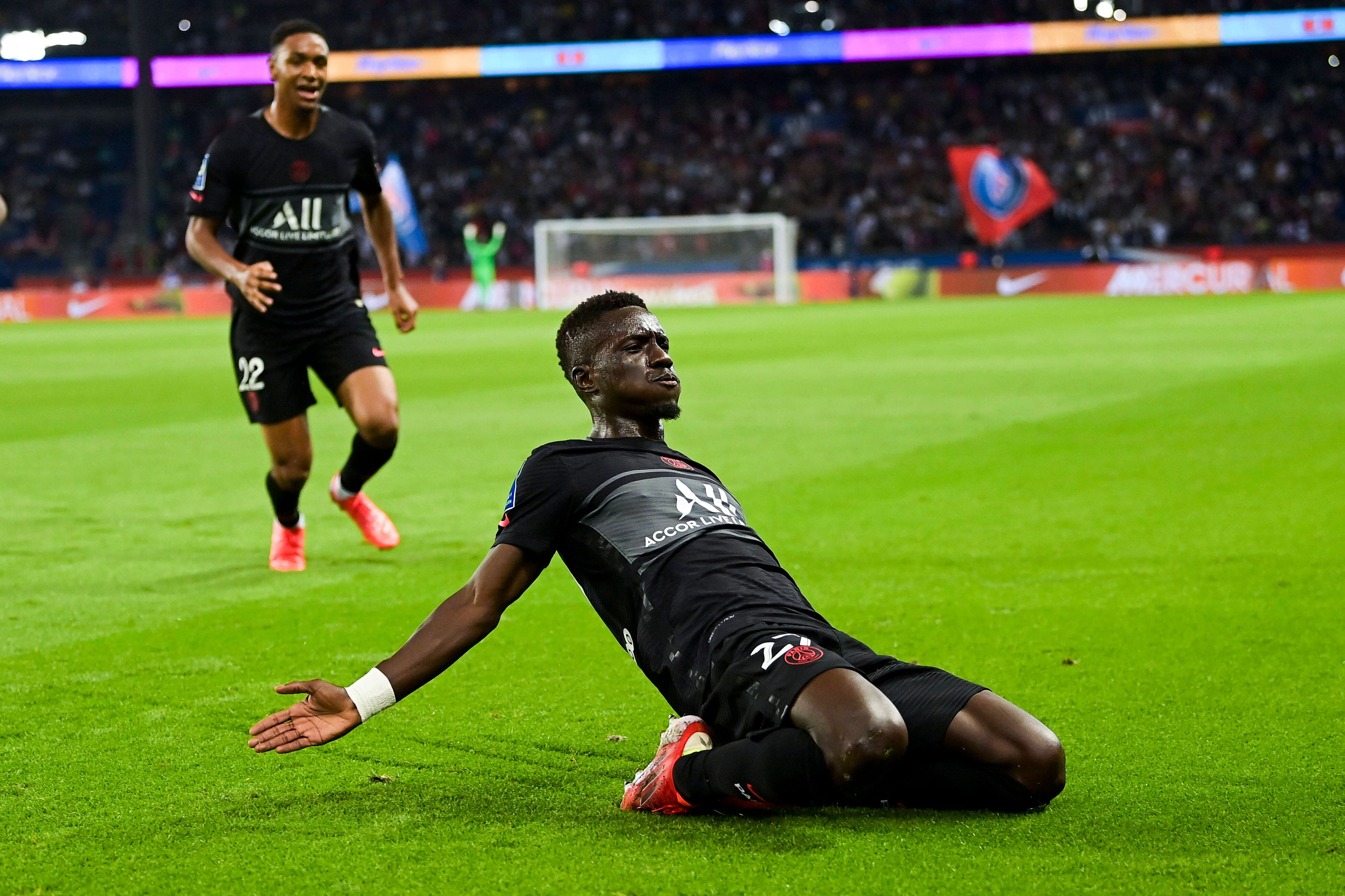 Idrissa Gueye bejubelt seinen Treffer gegen Montpellier. 