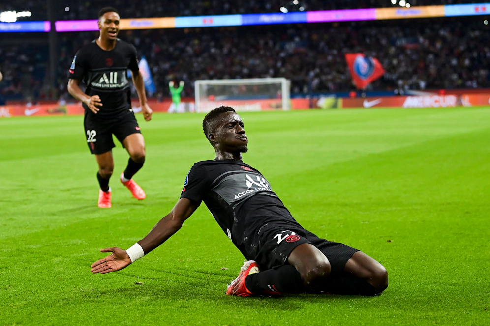 Idrissa Gueye bejubelt seinen Treffer gegen Montpellier. 