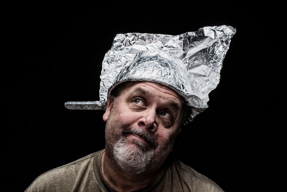 In Oberösterreich kam ein Wähler sogar mit einem Aluhut ins Wahllokal. (Symbolfoto).