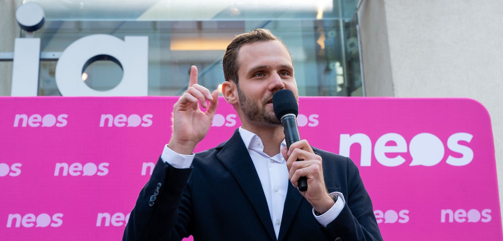 Neos-Spitzenkandidat Felix Eypeltauer darf sich über den Einzug in den oberösterreichischen Landtag fereun.&nbsp;