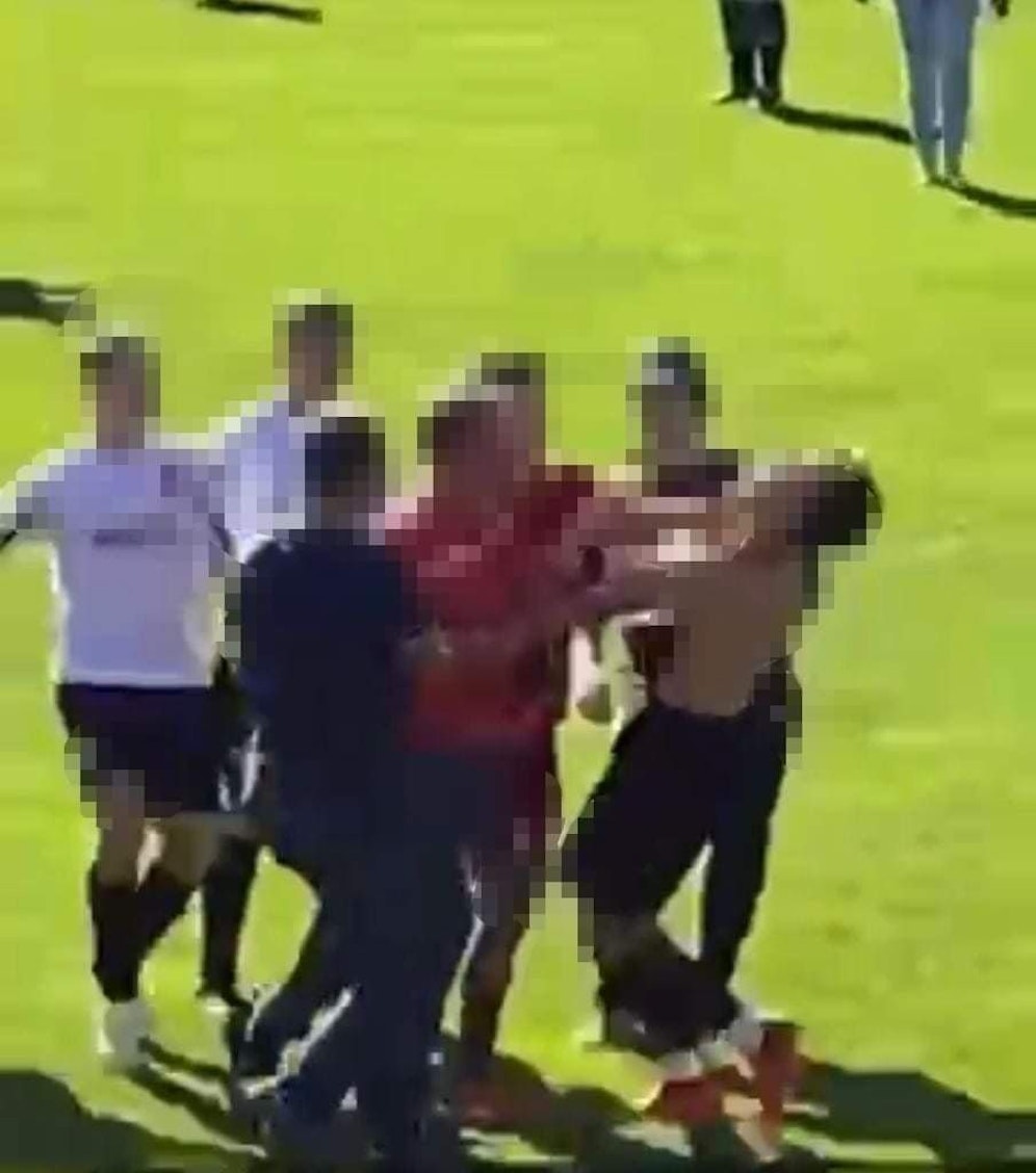 Am Samstag kam es zu einer Prügelei am Spielfeld.