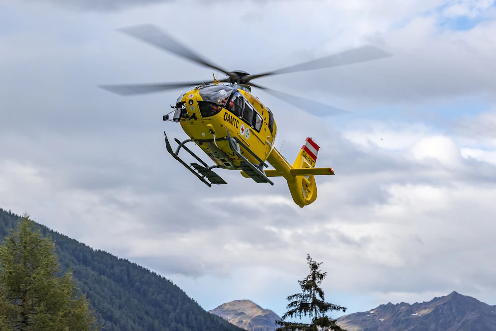 Ein Christophorus musste den Verunglückten ins Spital fliegen. Symbolbild