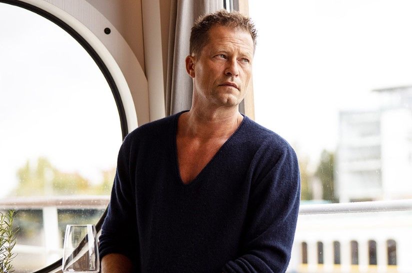 Til Schweiger kooperiert mit einer bayerischen Reederei, sein Barefoot-Boat fährt künftig von Passau bis nach Oberösterreich.