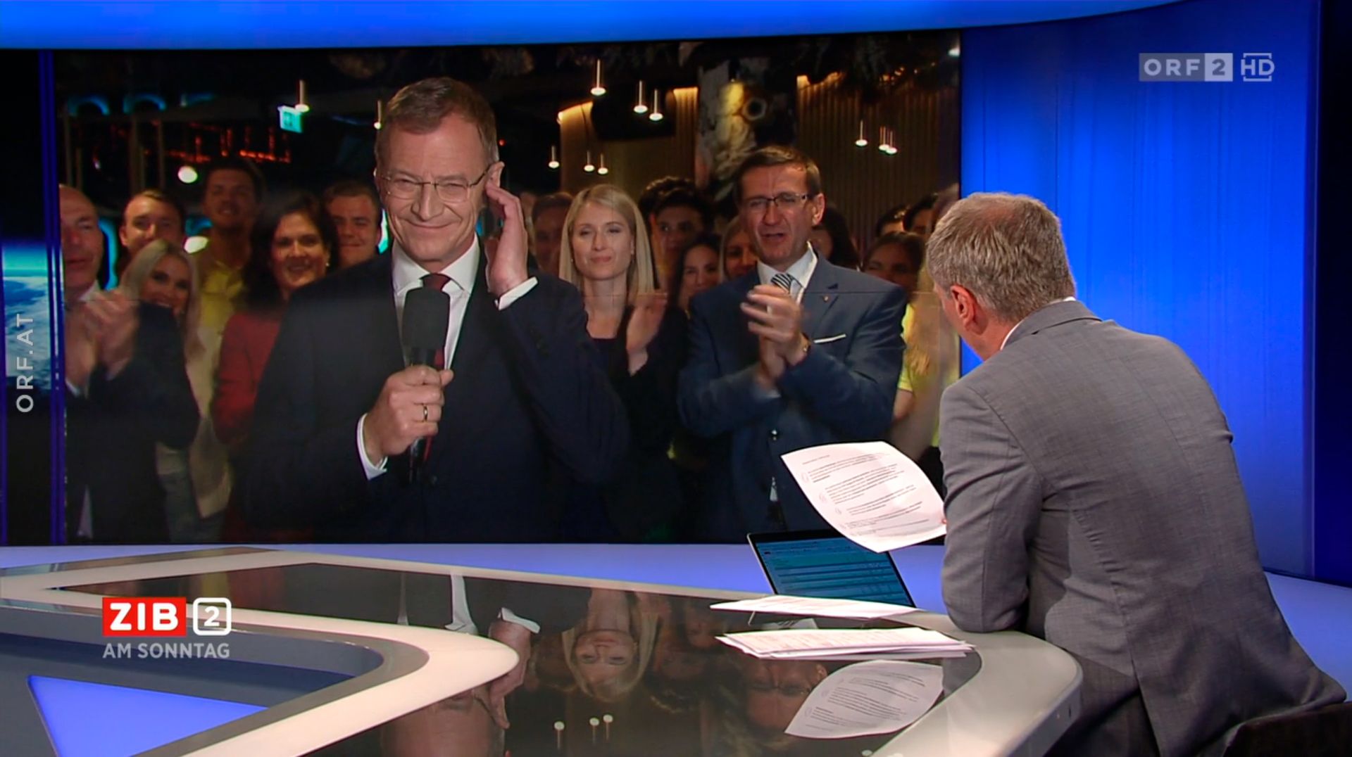 Lauter Jubel von LH Stelzers VP-Freunden störte immer wieder das Live-Interview mit Armin Wolf.