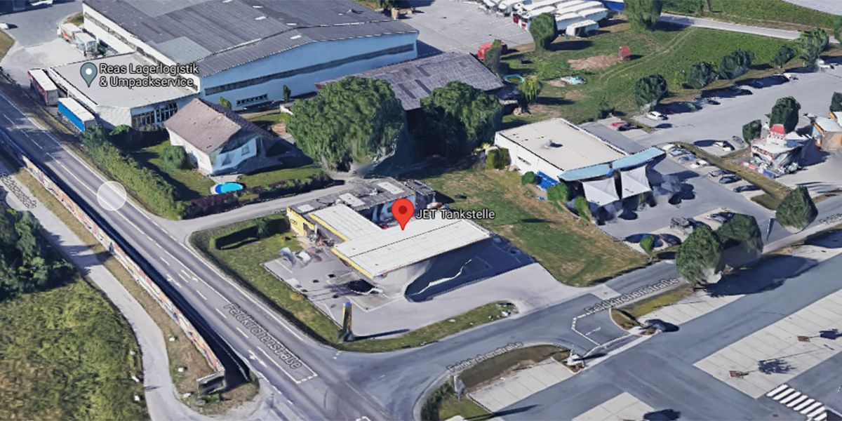 Der Täter dürfte zu Fuß geflüchtet sein, Ermittlungen der Polizei laufen.