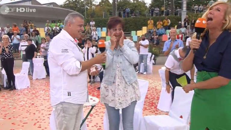 Kiewel ist außer sich vor Freude.