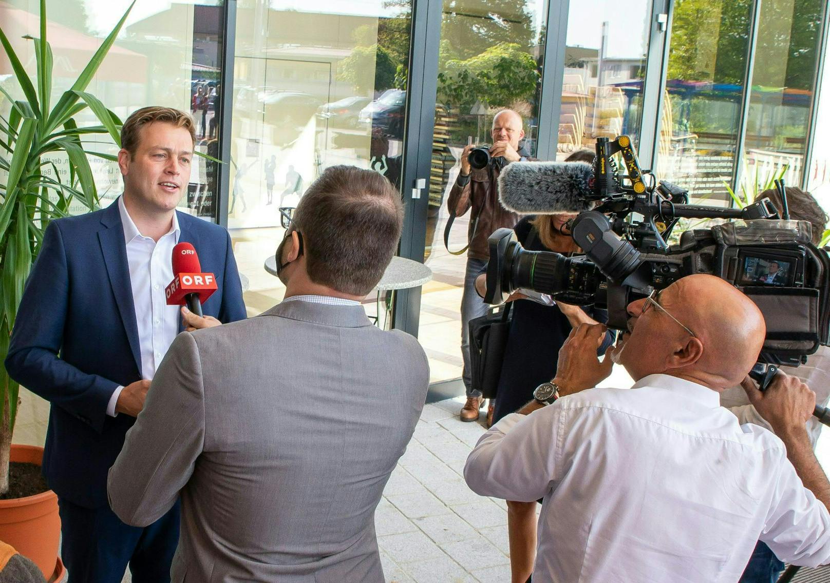 Grünen-Spitzenkandidat Stefan Kaineder analysiert das Wahl-Ergebnis.
