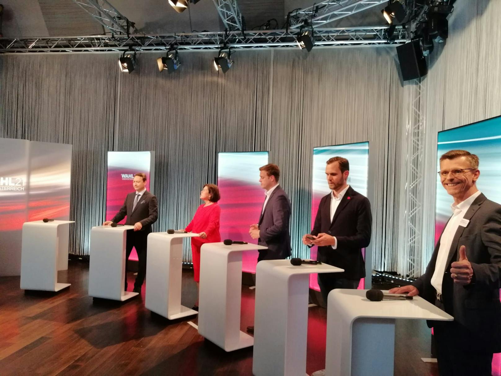Die Spitzenkandidaten stellen sich im Ursulinenhof in Linz den Fragen.