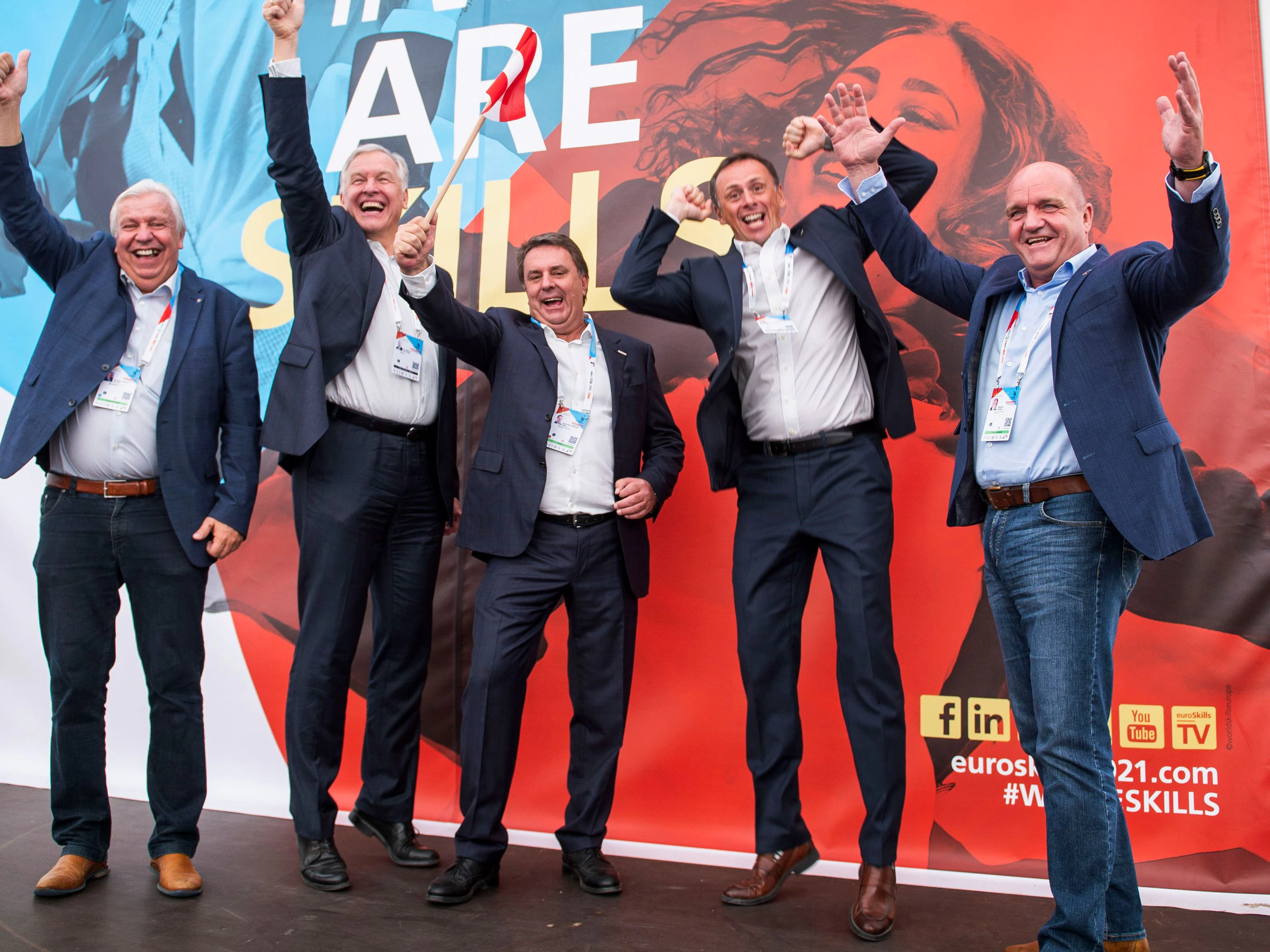Bildungsdirektor Johann Heuras, Arbeitsmarkt-Landesrat Martin Eichtinger, Wirtschaftskammer NÖ-Präsident Wolfgang Ecker, Wirtschaftslandesrat Jochen Danninger, AK Niederösterreich-Präsident und ÖGB NÖ-Vorsitzender Markus Wieser.&nbsp;
