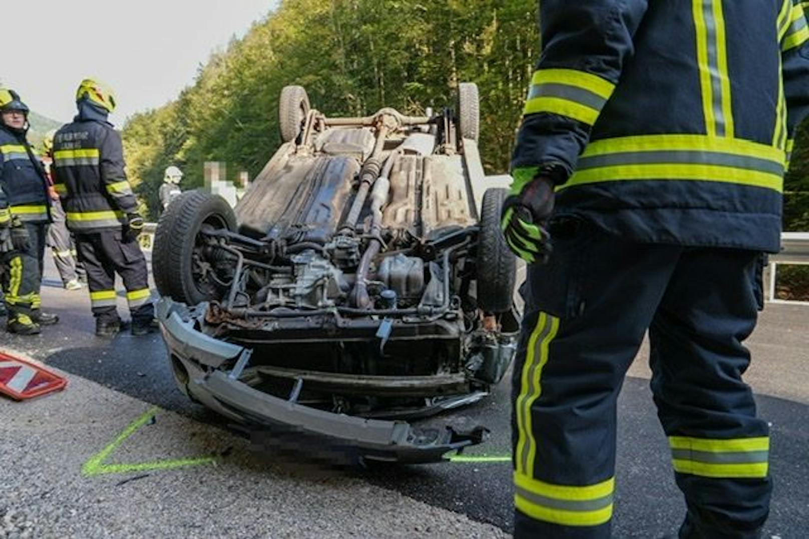 Die Einsatzkräfte vor Ort.