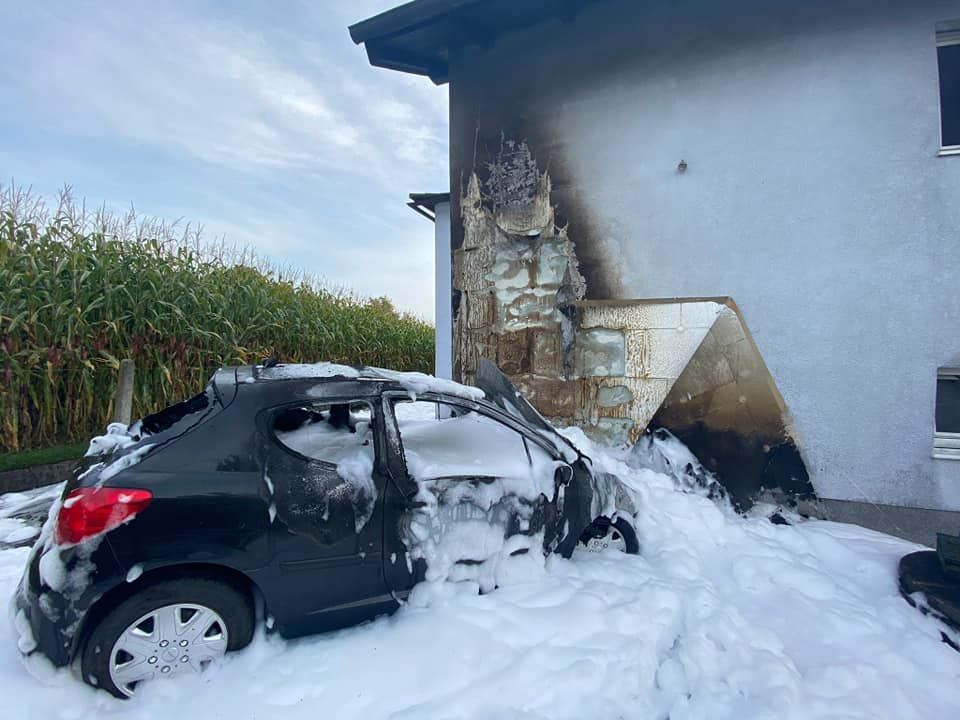 Der 32-Jährige befreite seinen Vater aus dem brennenden Wagen. 