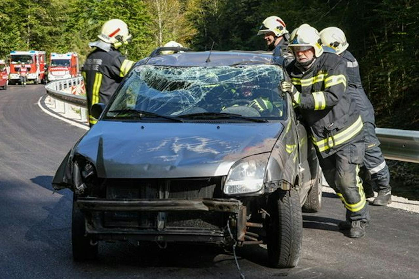 Die Einsatzkräfte vor Ort.