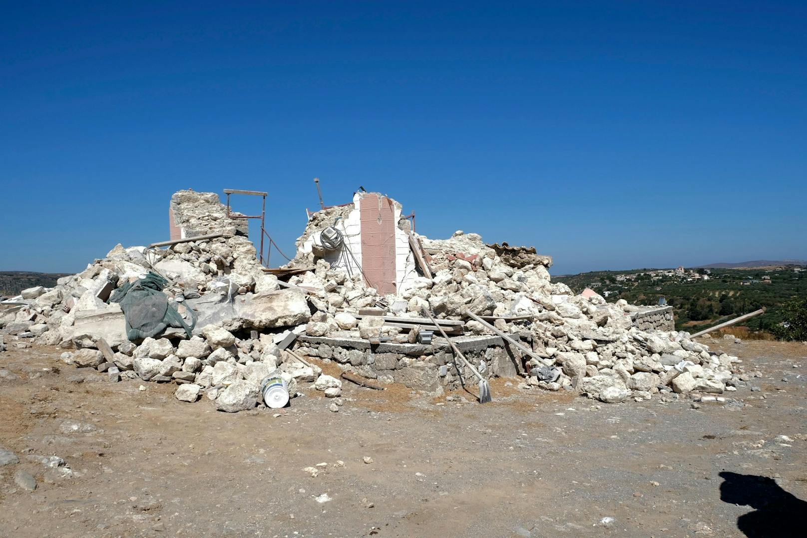 Eine griechisch-orthodoxe Kirche in Iraklion wurde vom Erdbeben zerstört.