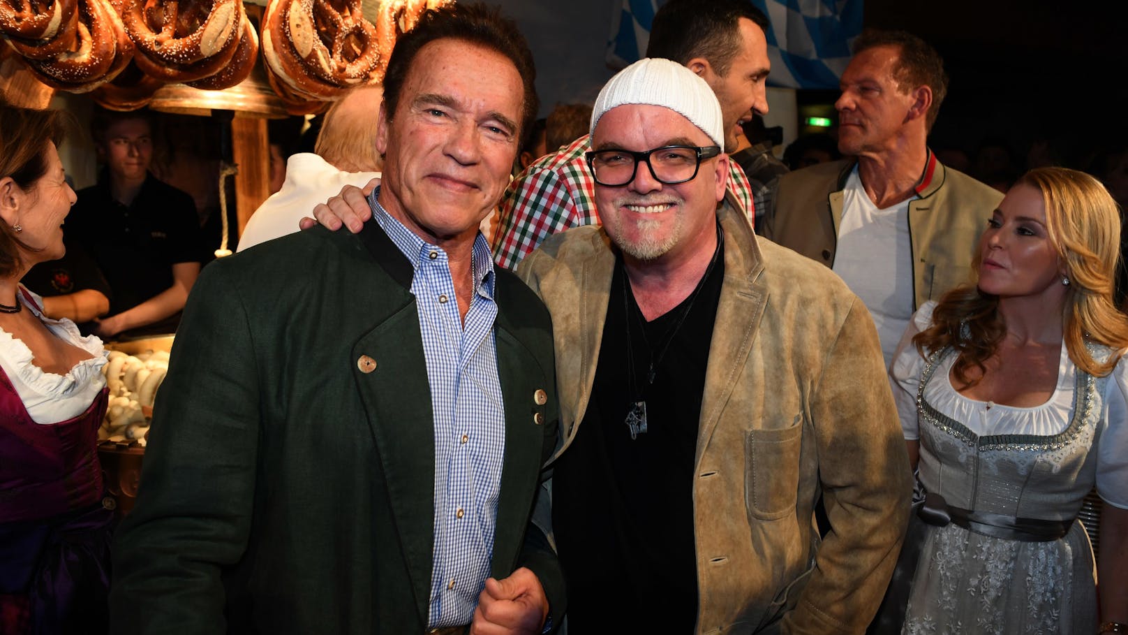 Zwei Weltstars made in Austria: Mit <strong>Arnold Schwarzenegger</strong> bei der traditionallen "Weißwurst Party" in Kitzbühel, 2018