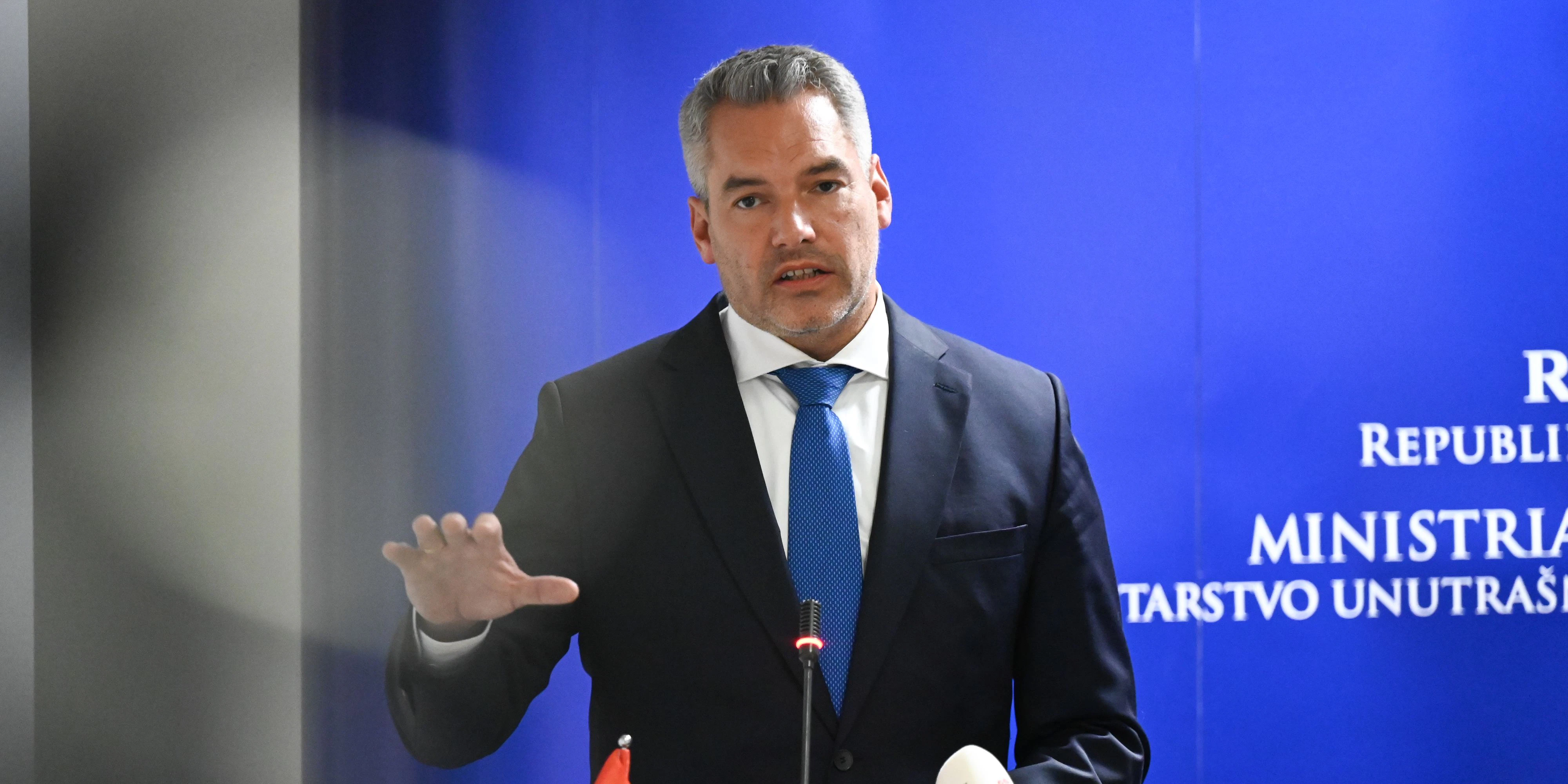 Karl Nehammer vor Kurzem auf einem Besuch im Kosovo.